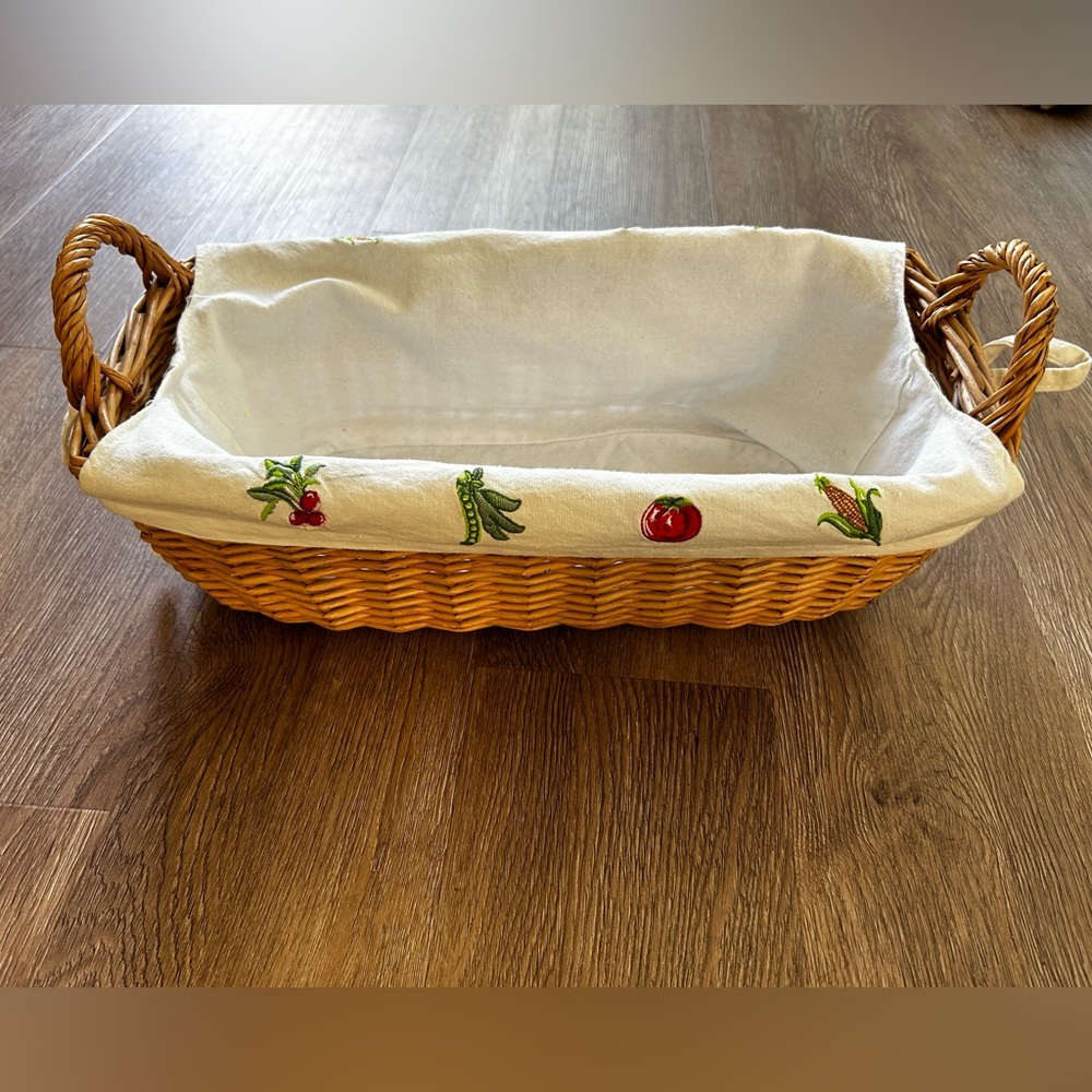 Bread holder table decor